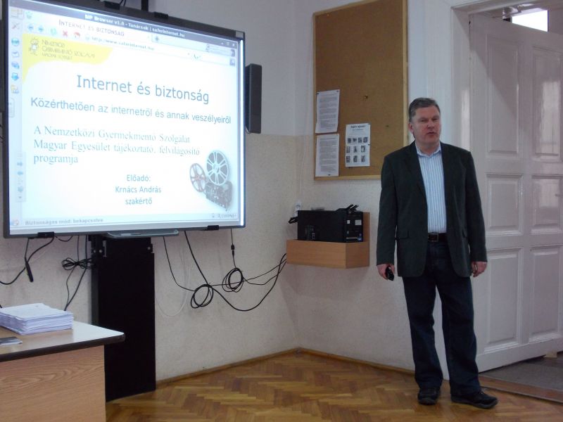 „A tudás továbbadásában hiszek” – Interjú Krnács Andrással, a Safer Internet Program oktatójával